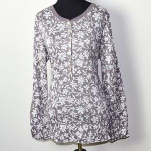 END OF YEAR SALE  Beige and White Floral  Old Navy " Perfect Fit"